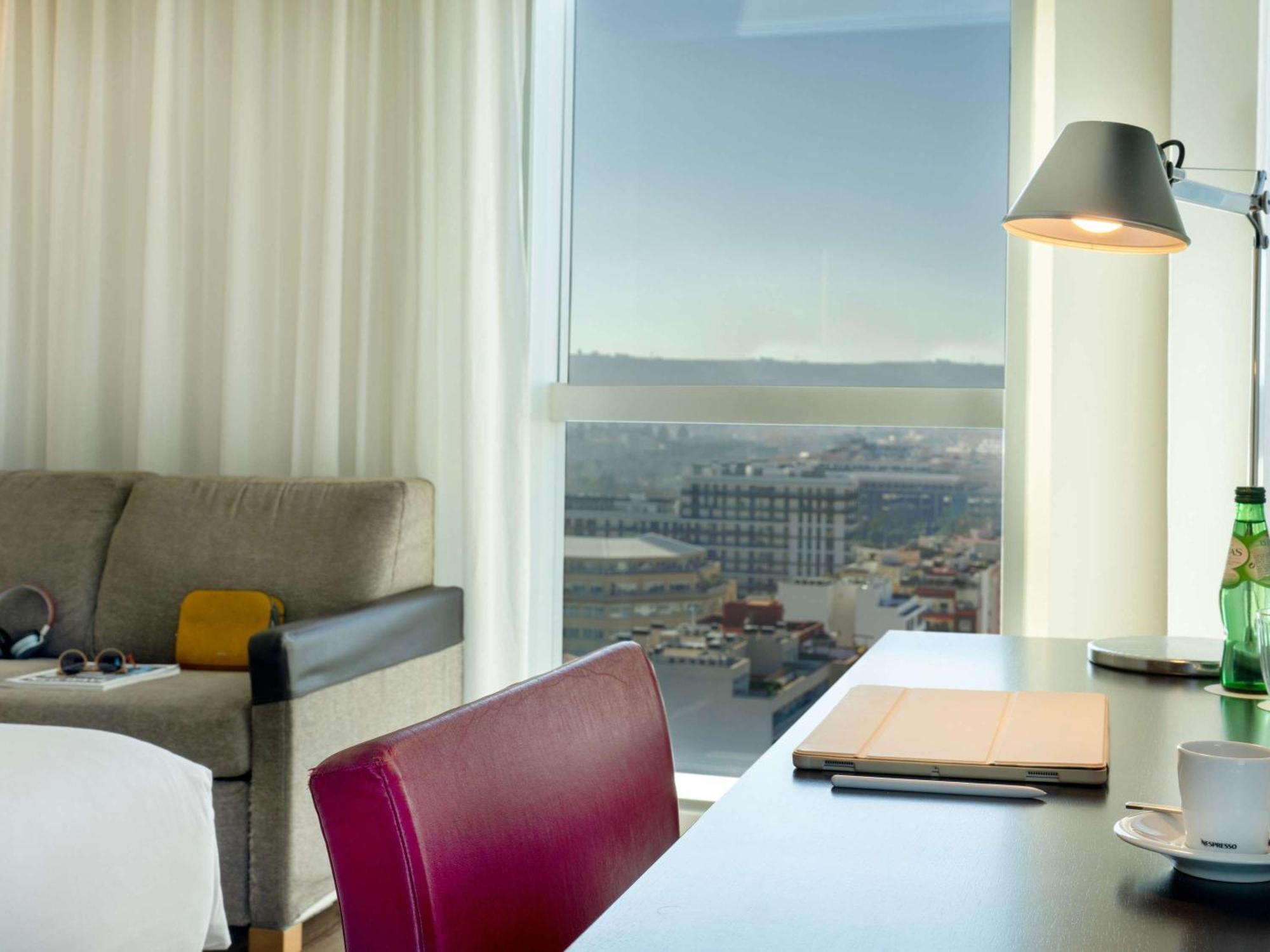 Novotel Barcelona City Esterno foto