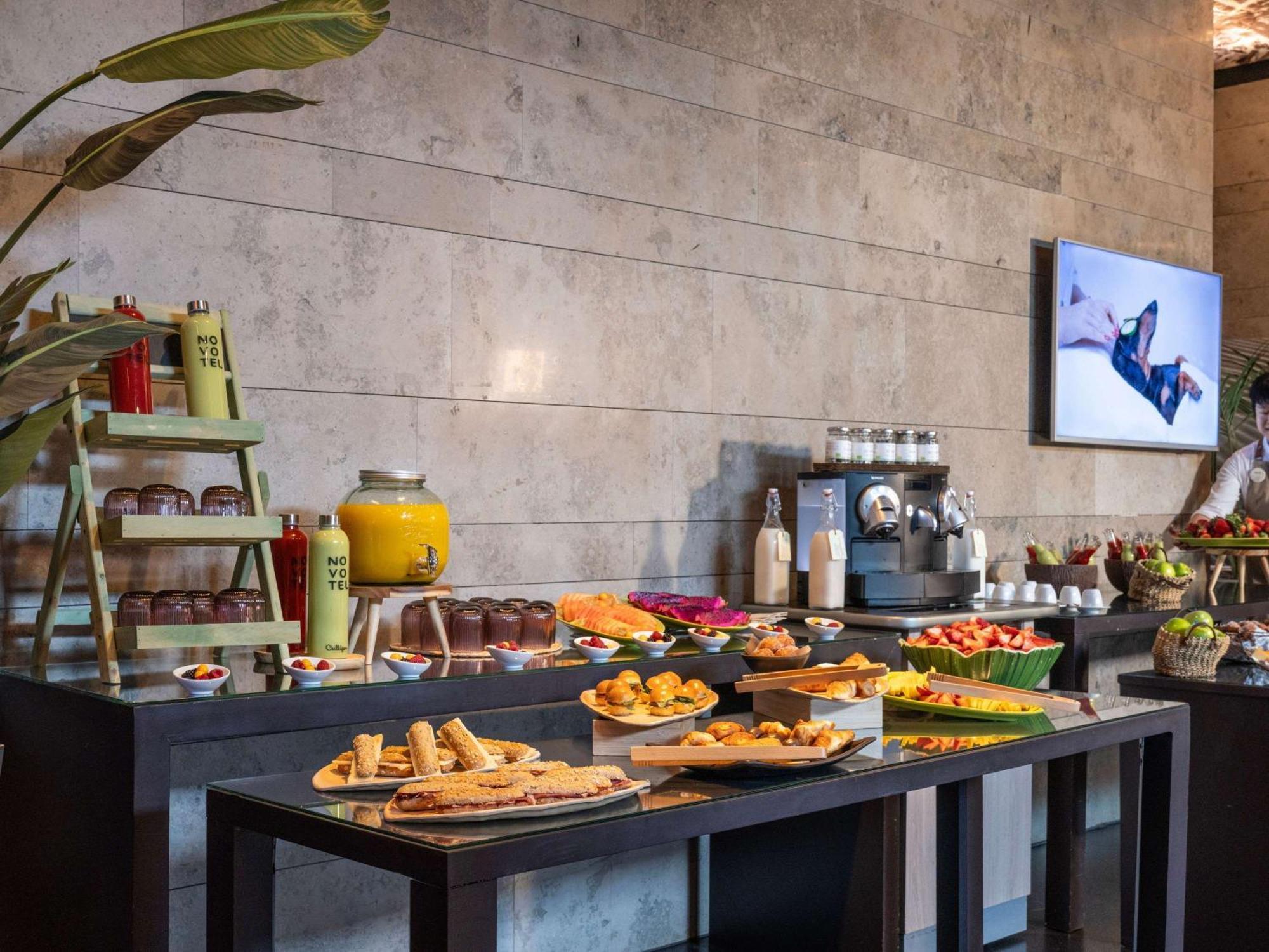 Novotel Barcelona City Esterno foto