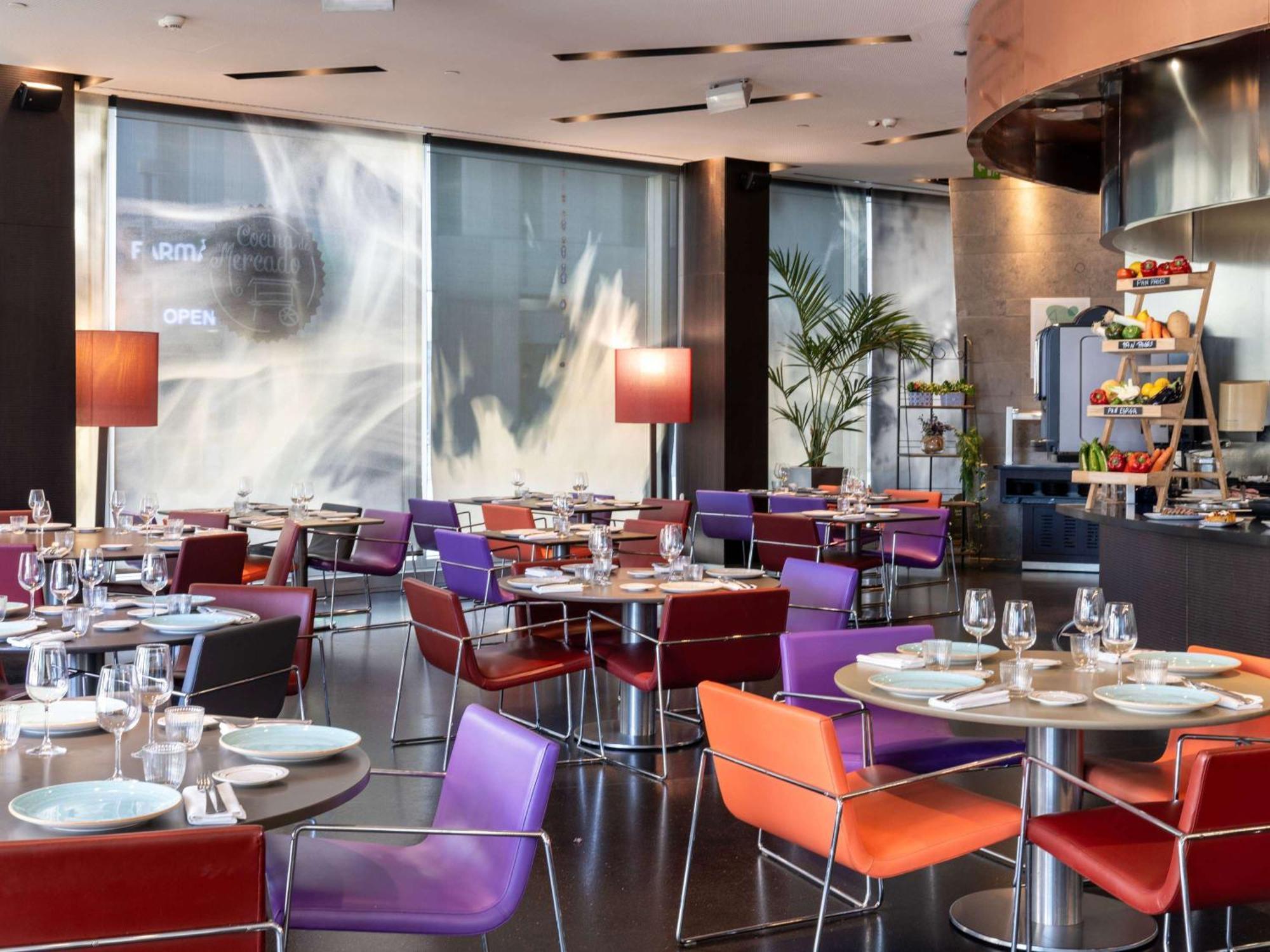 Novotel Barcelona City Esterno foto