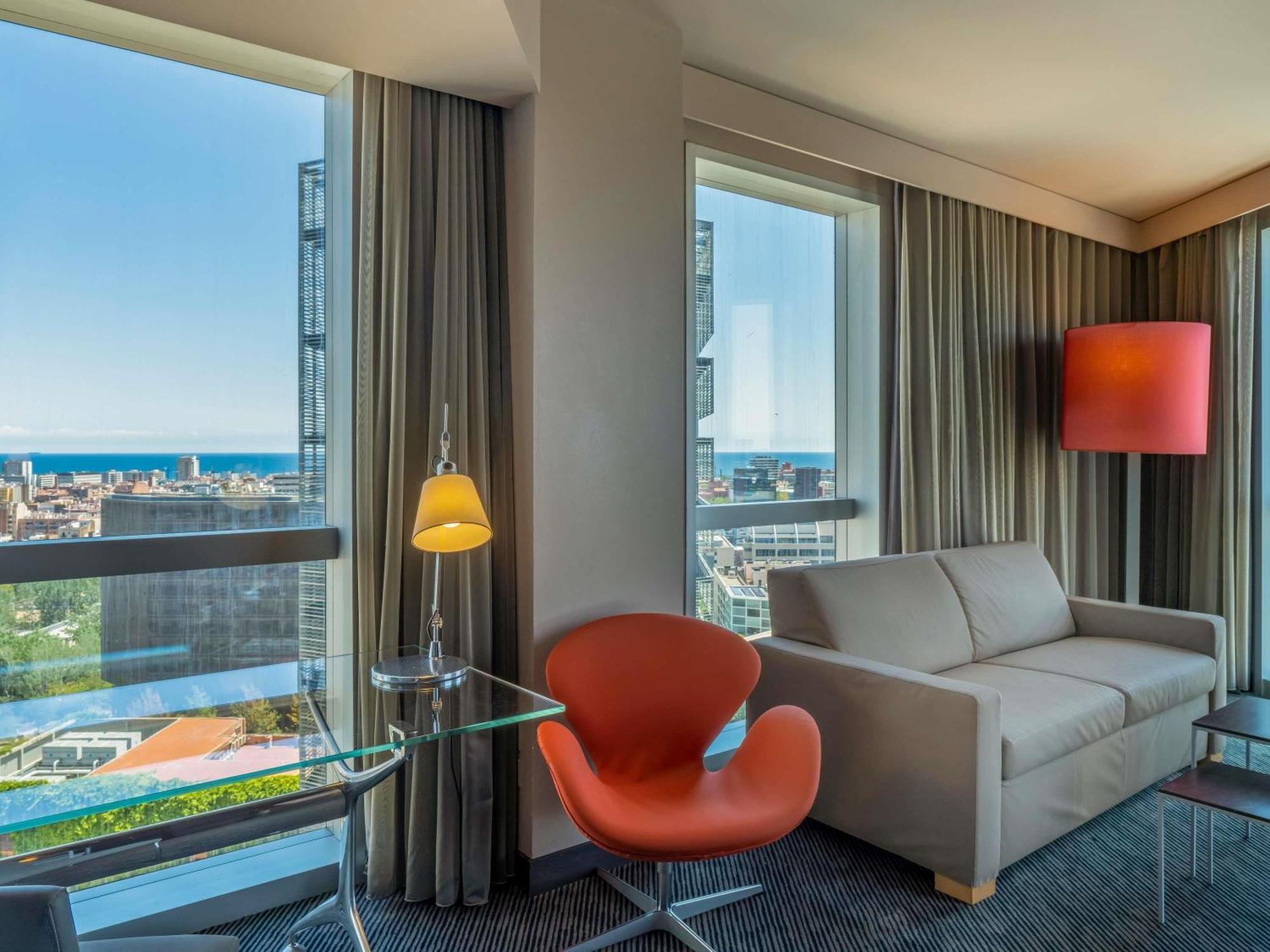 Novotel Barcelona City Esterno foto